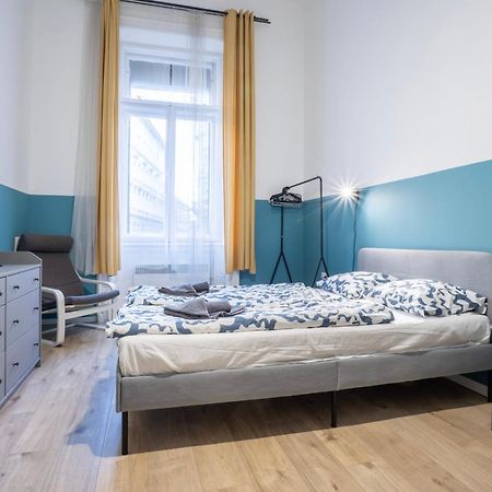 4-Bedroom Comfort Apartment In The Citycenter F38 Budapest Exterior photo