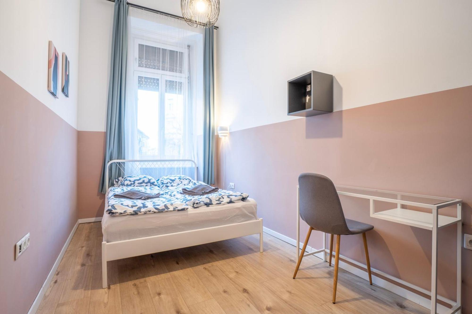 4-Bedroom Comfort Apartment In The Citycenter F38 Budapest Exterior photo